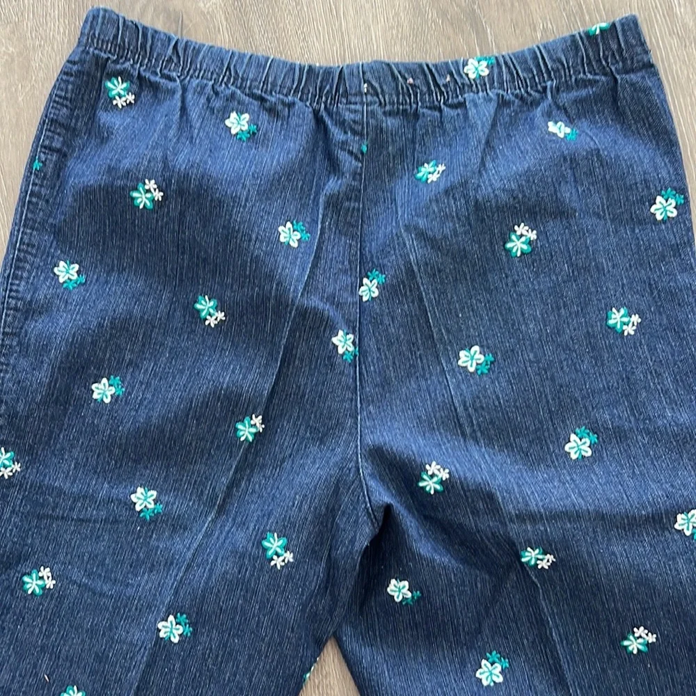 Capris - Picture 4 of 4
